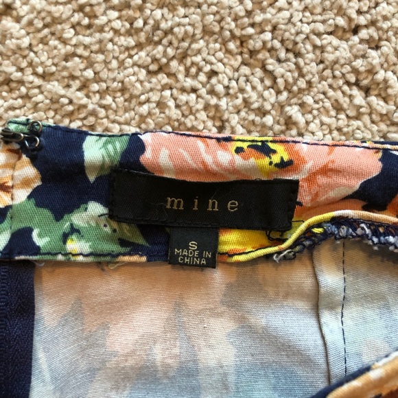 High-waisted Floral Shorts by Mine - Picture 3 of 3